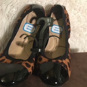 NWT Leopard Ballet Flats Size 9.5